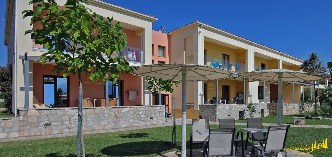 Oasis By The Sea Aparthotel Chiliadou  Exterior foto