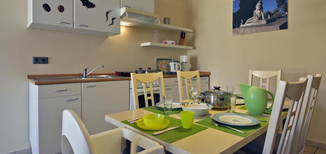 Oasis By The Sea Aparthotel Chiliadou  Exterior foto
